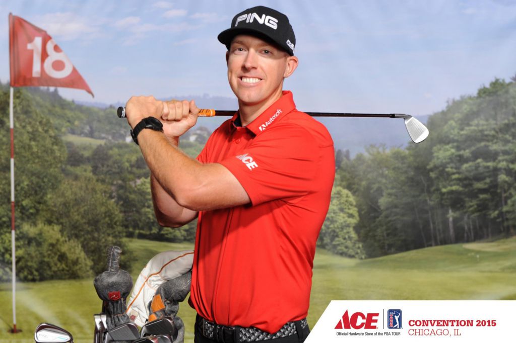PGA Hunter Mahan makes celebrity step repeat appearance for meet greet photo op at ACE tradeshow