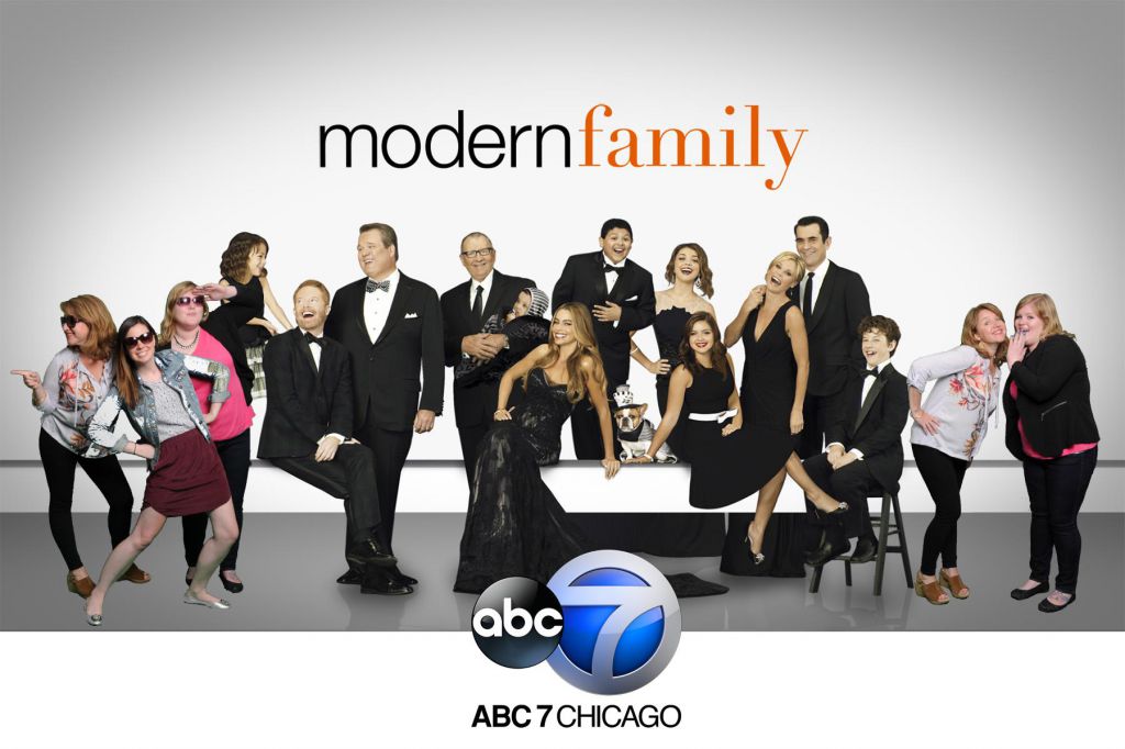 Onsite photo printing of ABC7 green screen photography of Modern Family