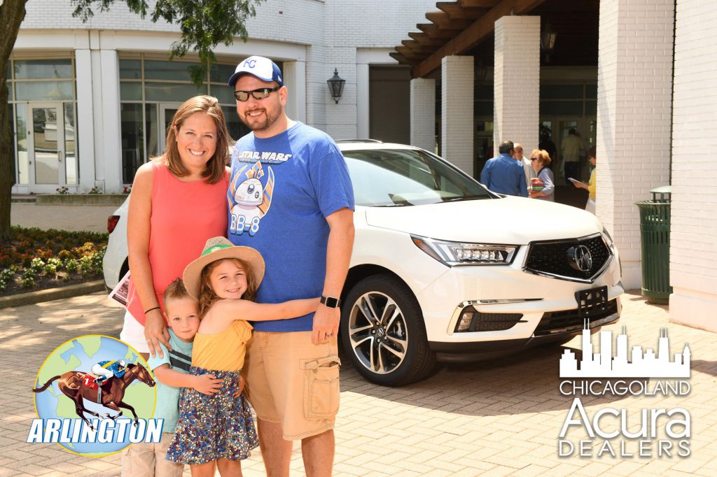 Acura sponsored family photo op with free photos printed on location 