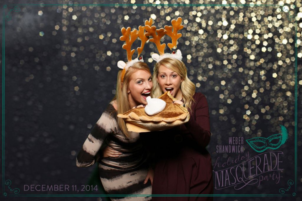 Pumpkin pie and reindeer antler props liven up holiday party photobooth