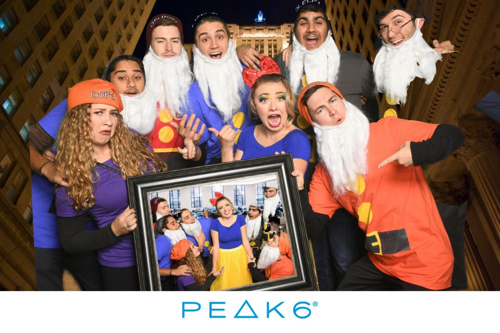 Snow white and 7 dwarfs pull of modern family photo in photo green screen photobooth concept